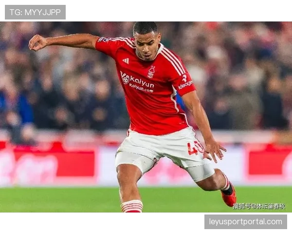 战术述评：曼联防线重组初见成效，但进攻端创造力仍显不足